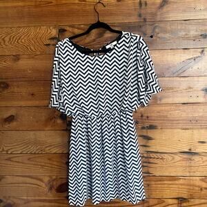 YA Los Angeles chevron dress size Medium